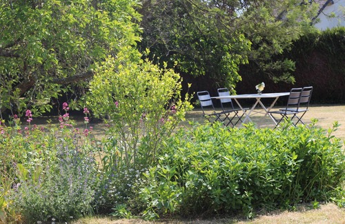 Plurien Casa | 3 minutes from the beach, spacious renovated farmhouse with large enclosed garden.