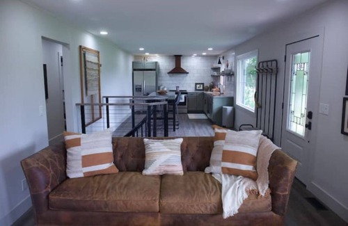 Sparta Casa | 3 Minutes to Hiking, Kayaking & WaterFalls!