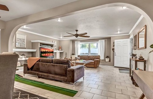 Scottsdale Estates Nine Casa | 3 minutes to Old Town Scottsdale! 2 Master Bedrooms!