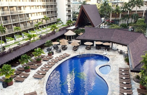Waikiki Hotel | 3 Minutes Walk From Fort DeRussy! 3 Resort View Units for 12, Pool, Dining!