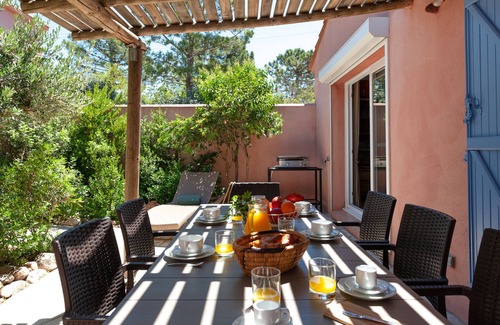 Cala Rossa Casa | 3 minutos a pie de la playa de cala rossa 4 villas con área de piscina