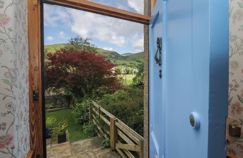 Sedbergh Cabaña | 3 MOUNTAIN VIEW, pet friendly, character holiday cottage in Sedbergh