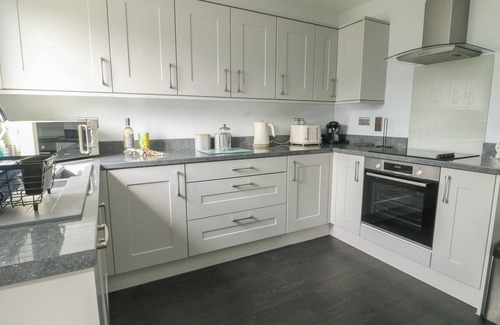 Brynteg Cabaña | 3 PARC DELFRYN, pet friendly, with a garden in Benllech