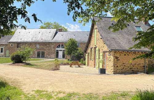 Saint-Sulpice Casa | 3-person cottage in the countryside near the towpath of the Mayenne river