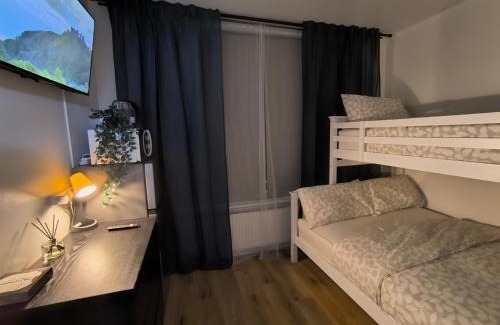 Abbey Casa | 3 Persons Room, 1min walk from South Wimbledon Station