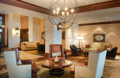 Lakeway Hotel | 3 Pet-Friendly Units at Lakeway Resort & Spa, Outdoor Pool!