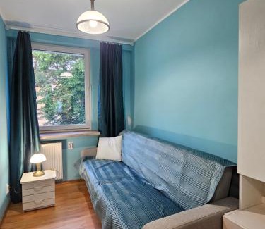 Rakowiec Apartamento | 3 pokoje koło Parku przy Żwirki