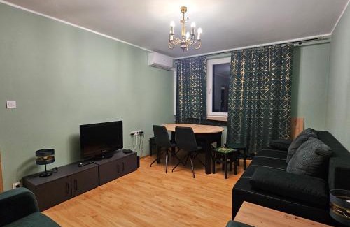 Rakowiec Apartamento | 3 pokoje koło Parku przy Żwirki