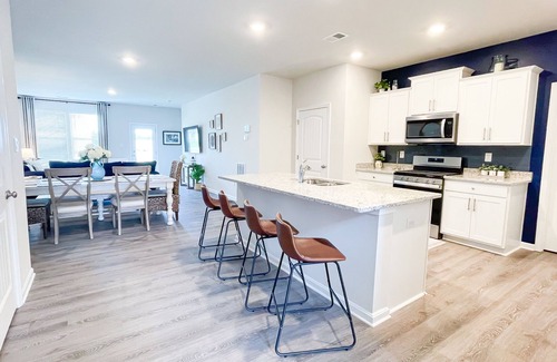 Millville Casa | 3 Pools + Gameroom & Beach Shuttle Near Bethany Beach!