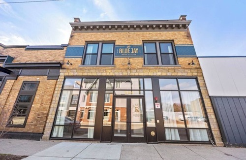 Grand Rapids Apartamento | 3 Private King Suites - Downtown GR - The BlueJay