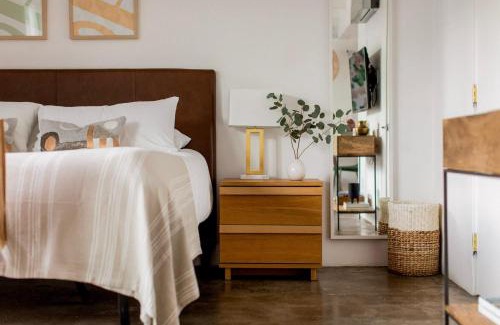 Tahquitz River Estates Casa | 3 Private Rooms At The Wesley Hotel Perfect for Group Stays
