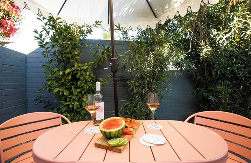 Tahquitz River Estates Cabaña | 3 Private Rooms At The Wesley Hotel Perfect for Group Stays