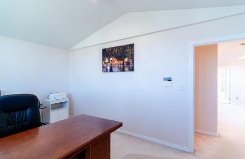 Queensborough Casa | 3 Private, spacious, bright rooms in a Gorgeous house