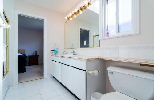Queensborough Casa | 3 Private, spacious, bright rooms in a Gorgeous house
