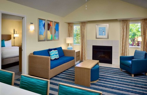 Flagstaff Hotel | 3 Relaxing Units, With Kitchen and Outdoor Pool, Pets Are Allowed!