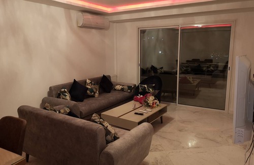 Bizerte Apartamento | Vivienda de 3 ambientes en residencia con vista al mar en Bizerte