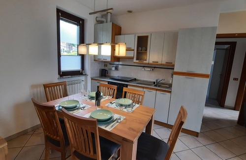 Castello Apartamento | 3-room apartment in a residence with pool and sunbathing lawn