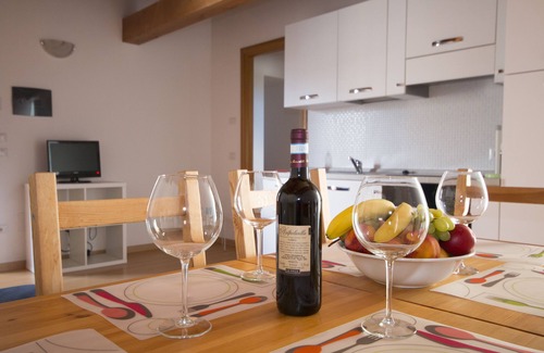Domaso Apartamento | Apartamento de 3 habitaciones para 6 personas con balcón.