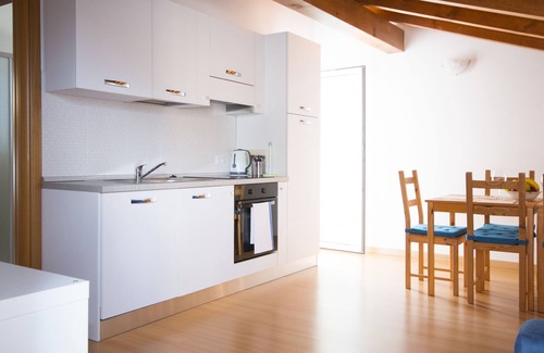 Domaso Apartamento | Apartamento de 3 habitaciones para 6 personas con balcón.