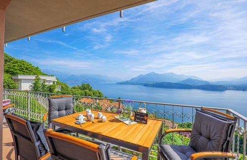 Belgirate Apartamento | 3-room corner apartment with 2 bathrooms and fantastic lake view