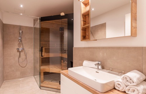 Mauterndorf Villa | 3 room penthouse with terrace, private sauna and carport
