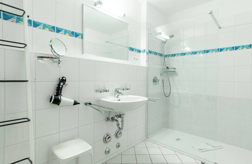 Seebad Heringsdorf Apartamento | 3-room vacation apartment directly on the Baltic Sea - use of sauna in the house included!