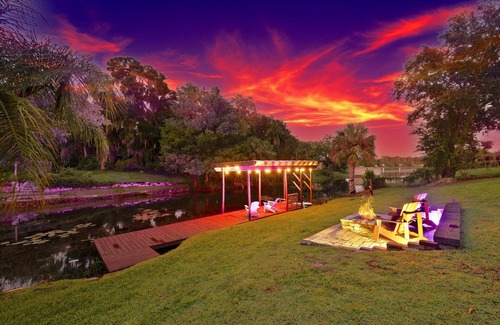 Edgewood Casa | 3 Rooms, Lake, Bocce Ball, Putting Green, Fire pit, Deck