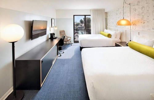 Venice Hotel | 3 Rooms w/ Balcony Near the Beach | Kitchen | Rooftop | Free Breakfast