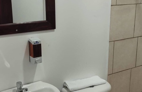 Dolorosa Apartamento | #3 San Jose room with private bathroom