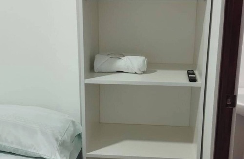 Dolorosa Apartamento | #3 San Jose room with private bathroom