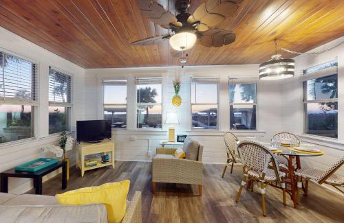 Treasure Island Casa | 3 - Seahorse Cottages - Sunshine