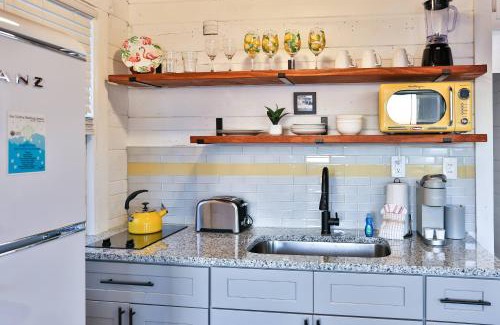 Treasure Island Casa | 3 - Seahorse Cottages - Sunshine