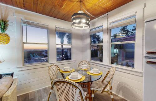 Treasure Island Casa | 3 - Seahorse Cottages - Sunshine