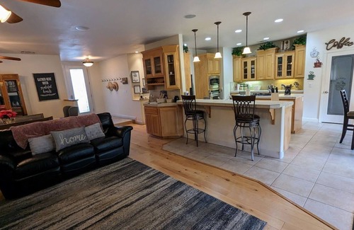 Redding Casa | 3 Shasta's Retreat: Spa & Pool+GameRoom