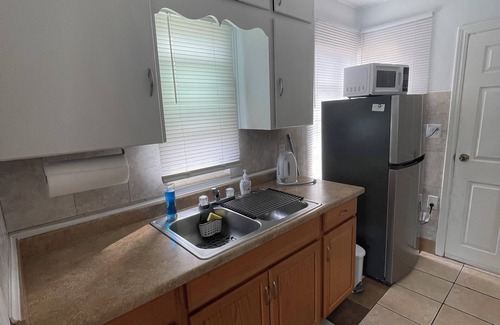 Warm Mineral Springs Cabaña | #3 Small house walking distance to Warm Mineral Spring