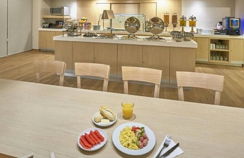 Puerto Morelos Apartamento | 3 Spacious Modern Rooms Near Cancún Airport l Pool, Free Breakfast & Shuttle