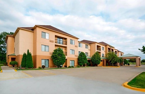 Springfield Hotel | Hotel de 3 estrellas ∙ Courtyard by Marriott Springfield