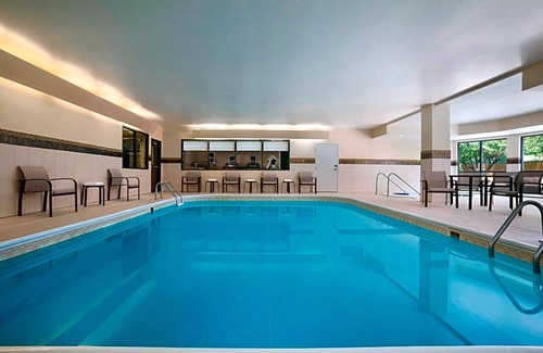 Springfield Hotel | Hotel de 3 estrellas ∙ Courtyard by Marriott Springfield