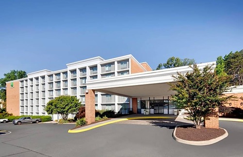 Charlottesville Hotel | Hotel de 3 estrellas ∙ Holiday Inn University Area Charlottesville, an IHG Hotel