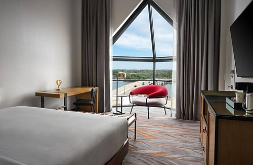 Victoria Boulevard Historic District Hotel | Hotel de 4 estrellas ∙ The Landing at Hampton Marina, Tapestry Collection by Hilton