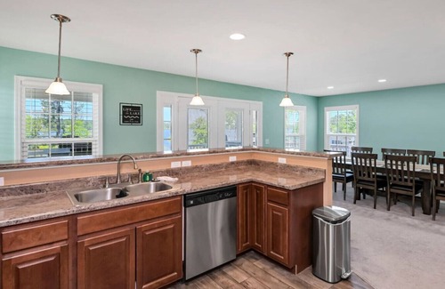 Leesville Casa | 3-Story at Saluda Shores | Sleeps 11