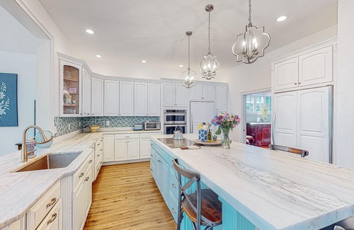 Annapolis Casa | 3-story, dog-friendly home near beaches with home theatre, grill & gaming tables