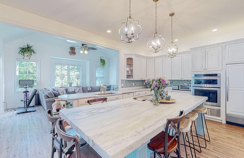 Annapolis Casa | 3-story, dog-friendly home near beaches with home theatre, grill & gaming tables