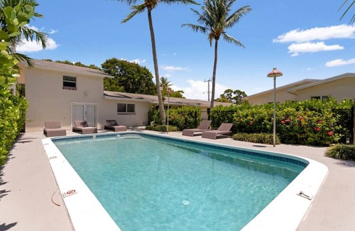Croissant Park Apartamento | #3 · Studio with 70 inch TV in downtown For Lauderdale!