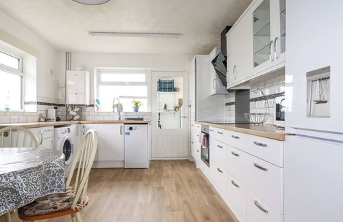 Pelynt Casa | 3 SUMMER LANE PARK, pet friendly, with open fire in Pelynt