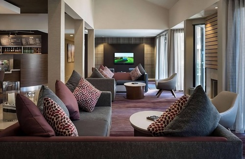 El Segundo Hotel | 3 Tasteful Rooms Near Downtown LA – Ideal for Concerts & Shopping