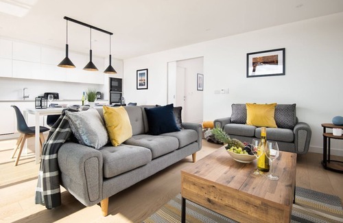 St Abbs Apartamento | 3 THE BAY - A minimalist apartment with sweeping sea views over Coldingham Bay.