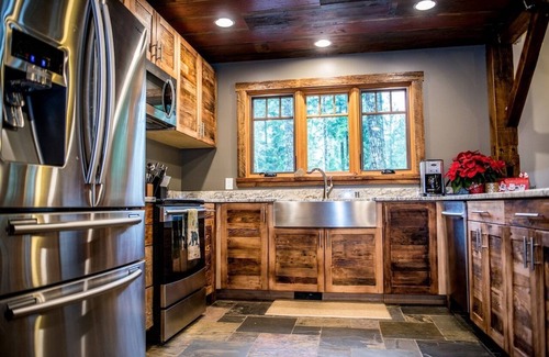 Warnick Cabina | The Knotty Lodge, Retiro de montaña de lujo, Glacier WA, Mt. Panadero, WiFi, Bañera de hidromasaje