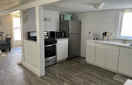 Salisbury Beach Casa | 3 to 4 Minute walk to the beach, restaurants and fun!