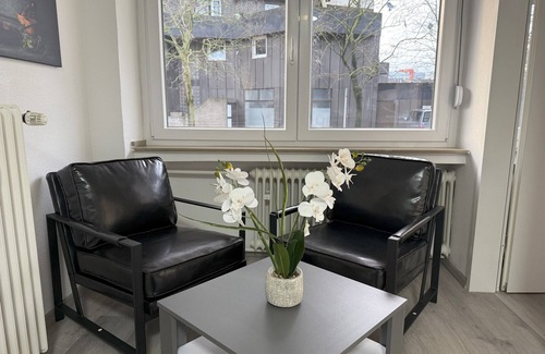 Herne Apartamento | #3 Top room: central & comfortable, shared bathroom